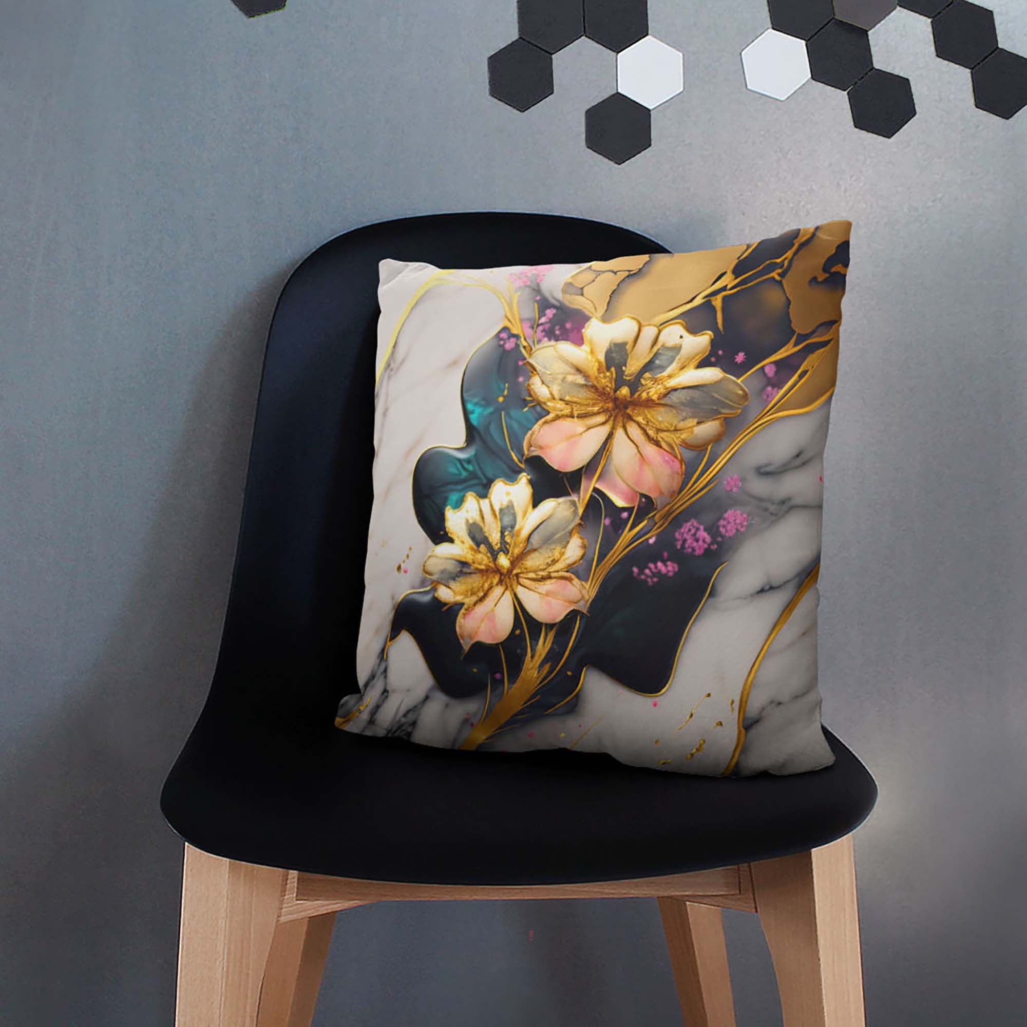 Vankúš Flower Whisper Gold-Panama