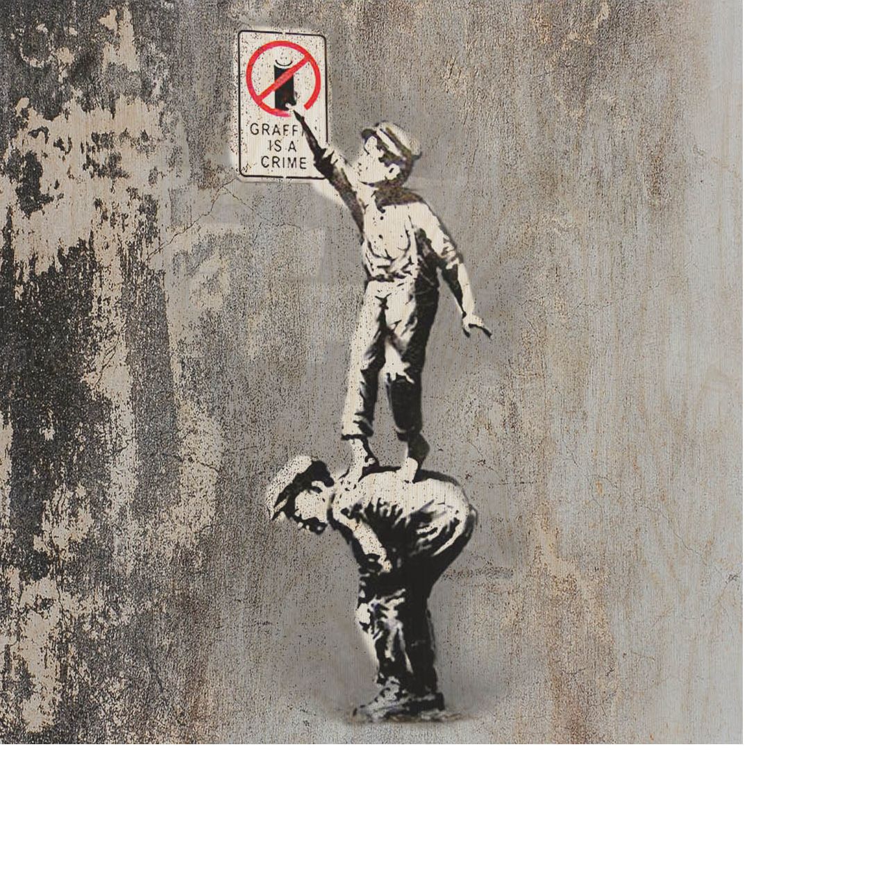 Drevený stolík Graffiti je zločin